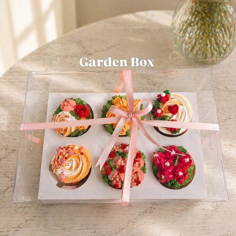Garden Box: caja de mini tarts decoradas con flores de crema y fruta